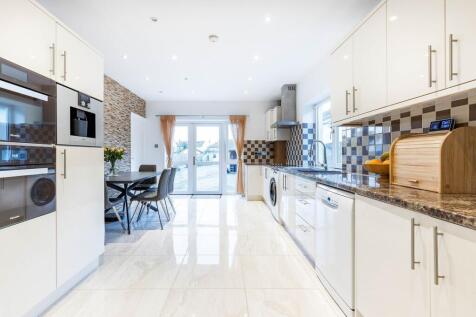 Manor Road, Dagenham 4 bed bungalow for sale