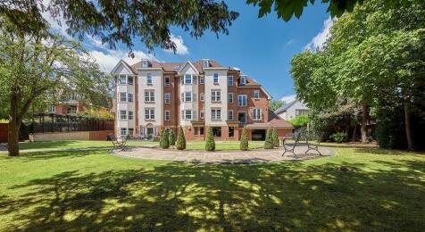 3 bedroom maisonette for sale