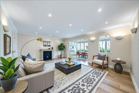 5 bedroom end of terrace house for sale