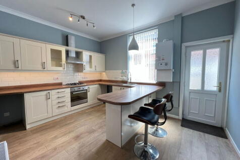 Clarendon Road, Hyde, SK14 2JX 2 bed terraced house for sale