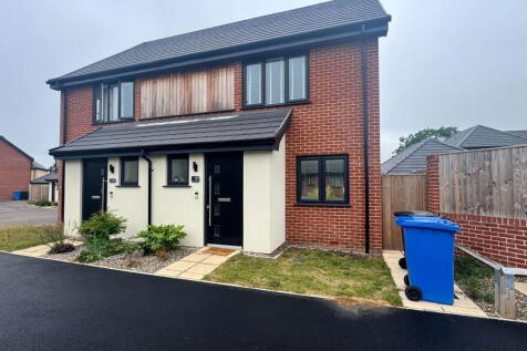 2 bedroom semi-detached house for sale