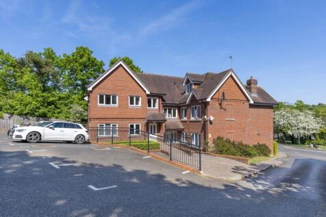 Westwood Mews, Heathfield TN21 2 bed ground floor maisonette for sale