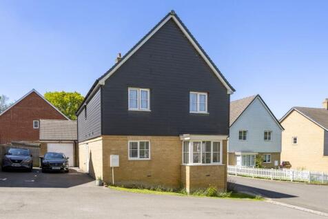 Millennium Way, Heathfield TN21 4 bed detached house for sale