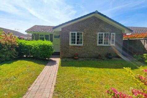 2 bedroom detached bungalow for sale