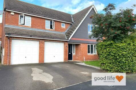 4 bedroom detached house for sale