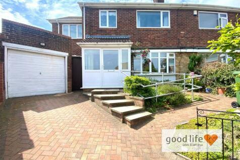 5 bedroom semi-detached house for sale