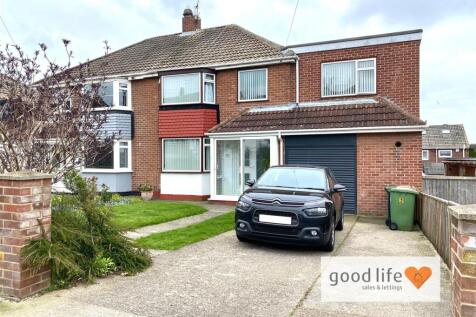 5 bedroom semi-detached house for sale