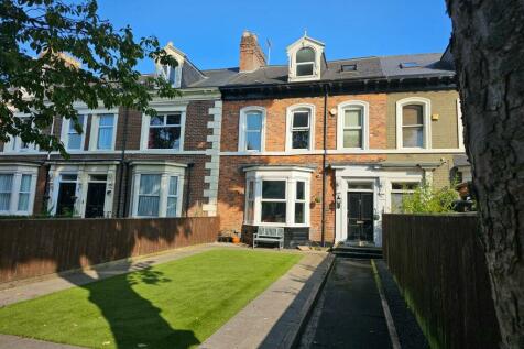 6 bedroom terraced house for sale