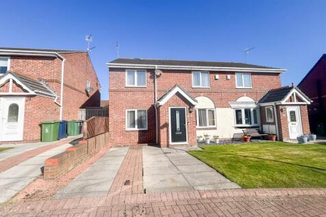 4 bedroom semi-detached house for sale