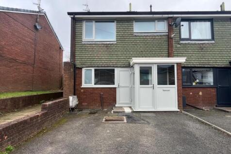 3 bedroom town house for sale