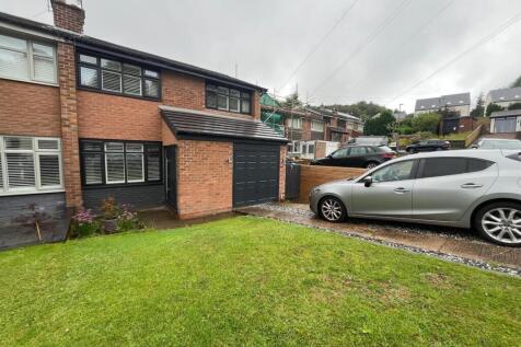 Roe Cross Green, Mottram, Hyde SK14 4 bed semi