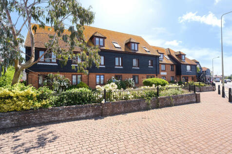 Strand Court, Rye, East Sussex TN31 7NY 1 bed apartment for sale