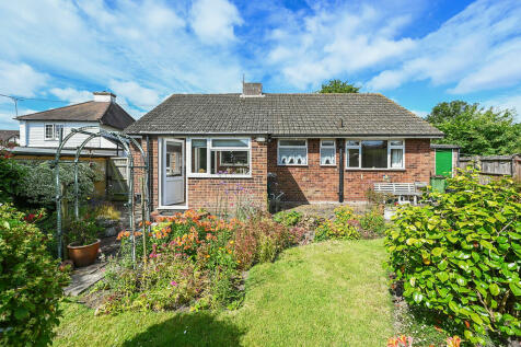 2 bedroom detached bungalow for sale