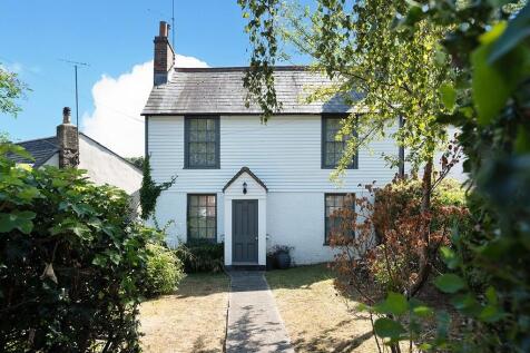 Main Street, Peasmarsh, East Sussex... 3 bed house for sale