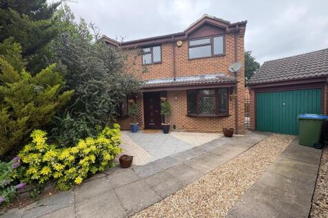 4 bedroom detached house for sale