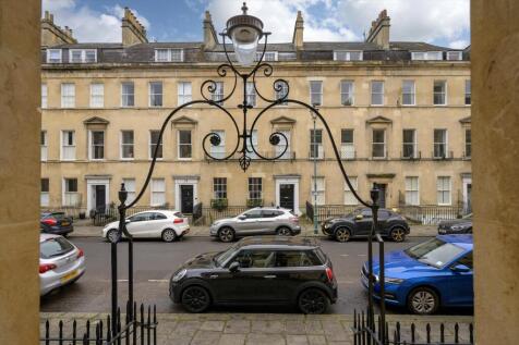 5 bedroom town house for sale
