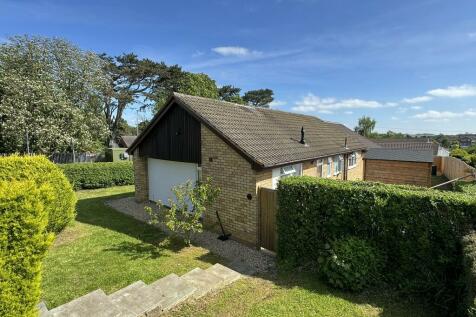 4 bedroom detached bungalow for sale