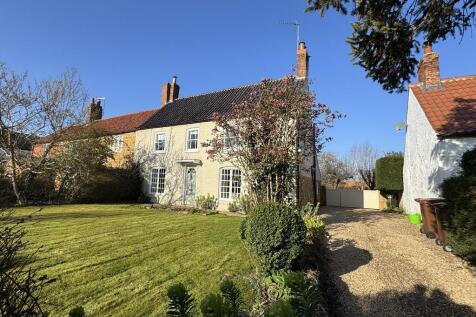 3 bedroom semi-detached house for sale