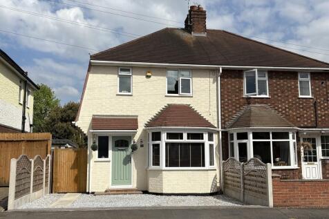 Dorothy Avenue, Melton Mowbray 3 bed semi