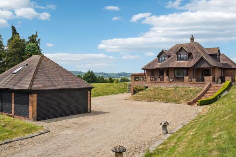 5 bedroom detached house for sale