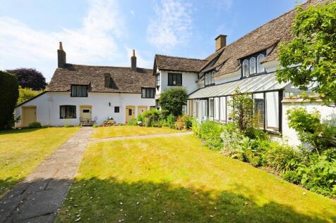 6 bedroom detached house for sale