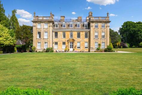 Sandywell Park, Whittington... 3 bed flat for sale