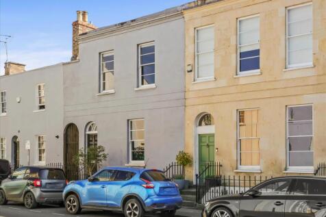 Albert Place, Cheltenham... 3 bed townhouse for sale