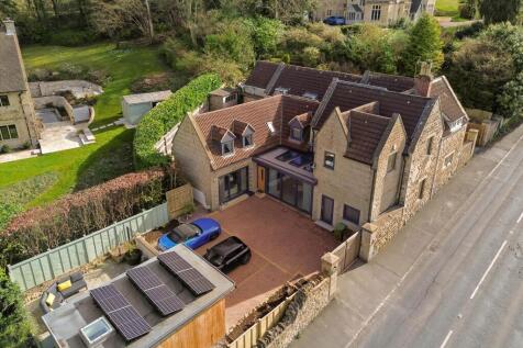 4 bedroom semi-detached house for sale
