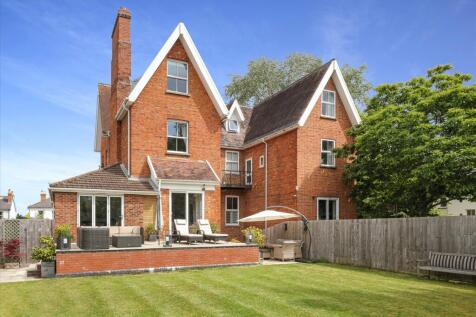 Lyefield Road West, Charlton Kings... 5 bed semi