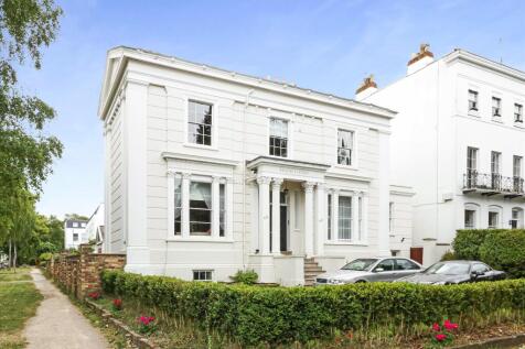 Regency Lodge, 69 Pittville Lawn... 2 bed flat for sale