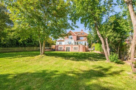 6 bedroom detached house for sale