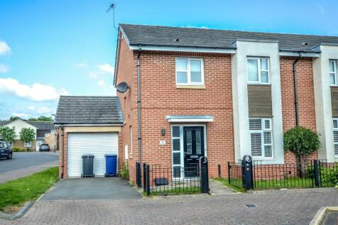 3 bedroom semi-detached house for sale