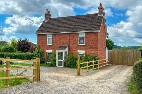 2 bedroom detached house for sale