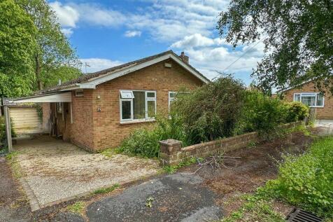 2 bedroom detached bungalow for sale