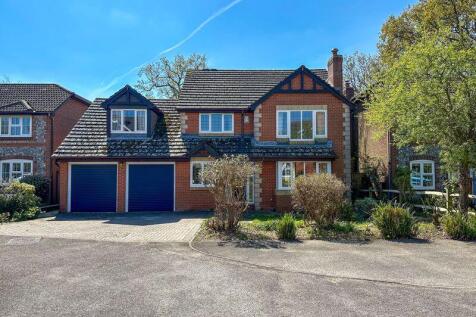 5 bedroom detached house for sale