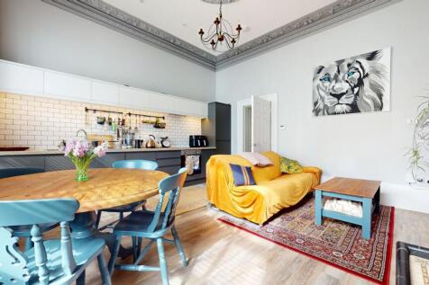 2 bedroom flat for sale