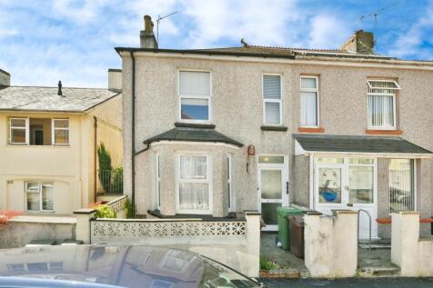 3 bedroom maisonette for sale
