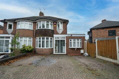 3 bedroom semi-detached house for sale