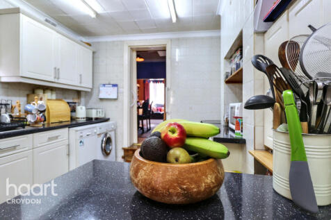 Whitehorse Road, Croydon 3 bed terraced house for sale
