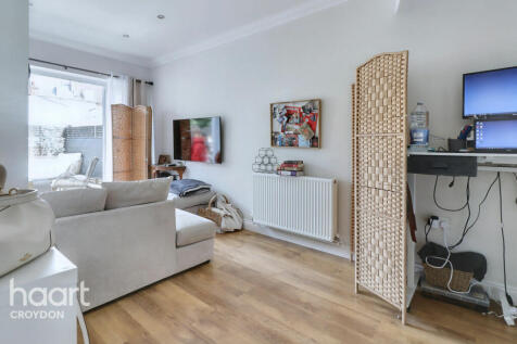 Selsdon Road, South Croydon 1 bed flat for sale