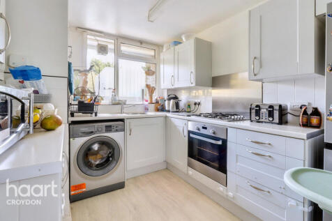 Warbank Crescent, Croydon 2 bed maisonette for sale