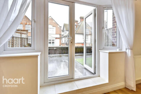 Studio flat for sale