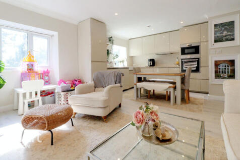 Coulsdon Road, Coulsdon 1 bed flat for sale