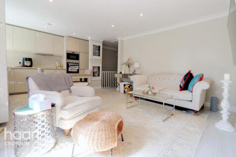 Coulsdon Road, Coulsdon 1 bed flat for sale
