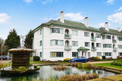 Pinner Court, Pinner 2 bed apartment for sale