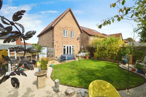 Fitchet Grove, Elsenham, Essex, CM22 3 bed link detached house for sale