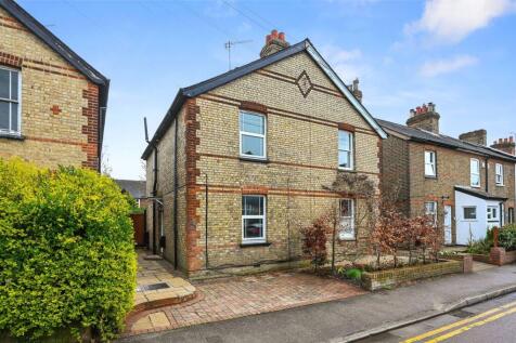 Southmill Road, Bishops Stortford... 3 bed semi