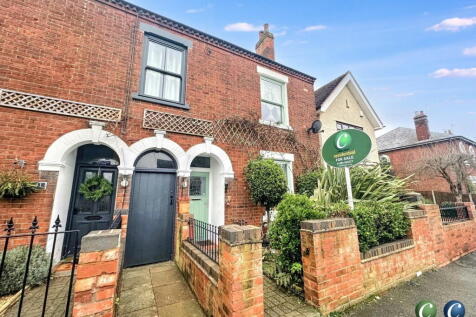 Heron Street, Rugeley, WS15 2DZ 3 bed end of terrace house for sale