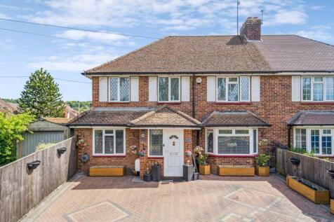 5 bedroom semi-detached house for sale