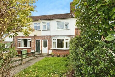 Longfield Drive, Leeds LS13 3 bed terraced house for sale